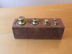 Blok met 5 antieke messing gewichten., Antiek en Kunst, Antiek | Gereedschap en Instrumenten, Ophalen of Verzenden