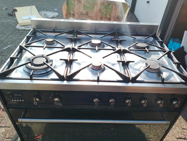 Smeg Gasfornuis met Elektrische Oven - Nieuw!, Witgoed en Apparatuur, Fornuizen, Zo goed als nieuw, Vrijstaand, Gas, 5 kookzones of meer