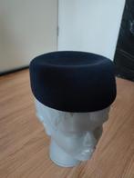 Rond dop hoedjes donker blauw met 55., Kleding | Dames, Ophalen of Verzenden, Zo goed als nieuw