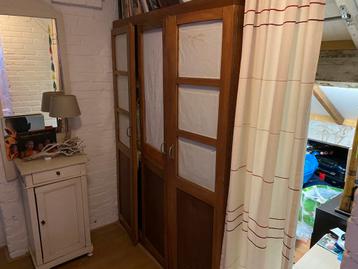 Oude kast, oma’s oude kast, opknapper!! Mag voor weinig weg! beschikbaar voor biedingen