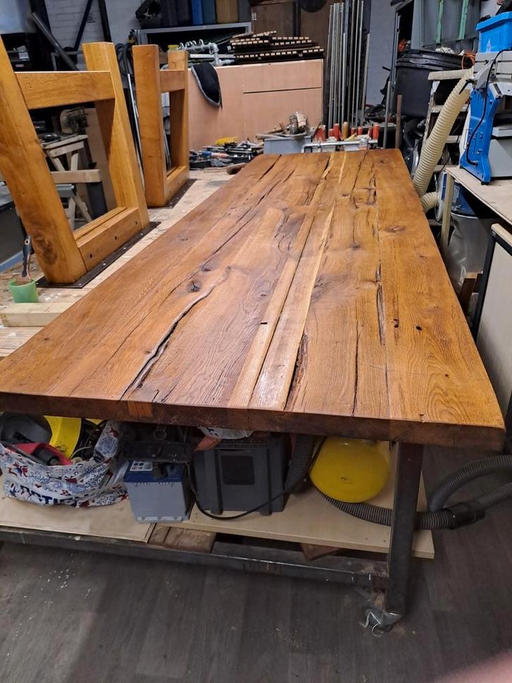 Opruiming Tafels gemaakt van oud eiken uit eigen werkplaats, Huis en Inrichting, Tafels | Eettafels, Nieuw, 200 cm of meer, Vijf personen of meer