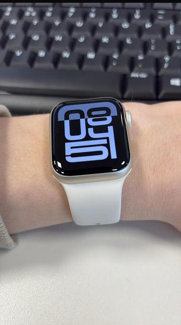 Apple Watch SE 40MM 2024  beschikbaar voor biedingen