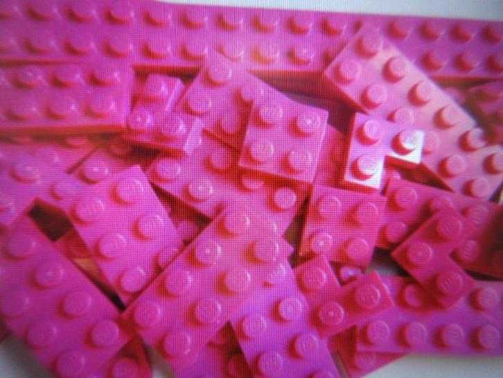 nr. 5523, 40 Magenta platte platen, diverse maten, 2 noppen., Kinderen en Baby's, Speelgoed | Duplo en Lego, Zo goed als nieuw