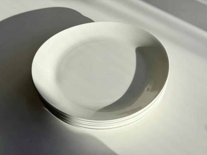 Ikea Skyn Servies - Borden 32 cm (plat) en 24 cm (diep), Huis en Inrichting, Keuken | Servies, Gebruikt, Compleet servies, Effen