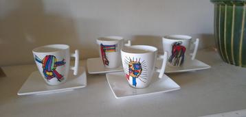 Kop en schotels (nieuw in doos) beschikbaar voor biedingen