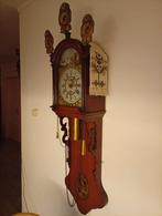 Friese staartklok met bruid krans, Ophalen of Verzenden