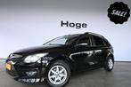 Hyundai i30 CW 1.6i i-Motion Business Automaat Ecc Trekhaak, Auto's, Euro 5, Stof, Gebruikt, 4 cilinders