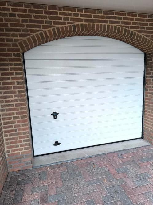 Garagedeur aangeboden, Doe-het-zelf en Verbouw, Deuren en Horren, Gebruikt, Garagedeur, 215 cm of meer, 120 cm of meer, Kunststof