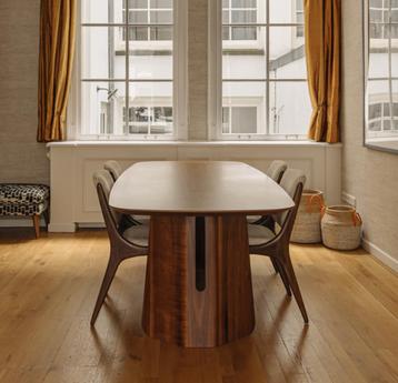 Walnoot/walnut eettafel ronde hoeken - Decor Amsterdam beschikbaar voor biedingen