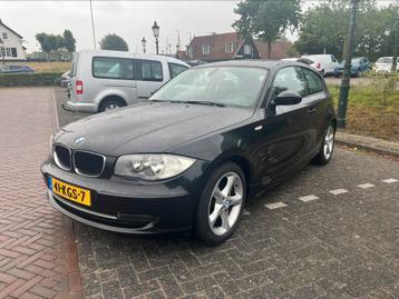 BMW 1-Serie 2.0 116I 3DR 2009 Zwart beschikbaar voor biedingen