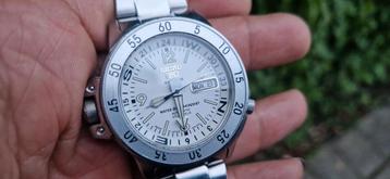 SEIKO 5 AUTOMATIC 7S36-01E0 FULL SET. beschikbaar voor biedingen
