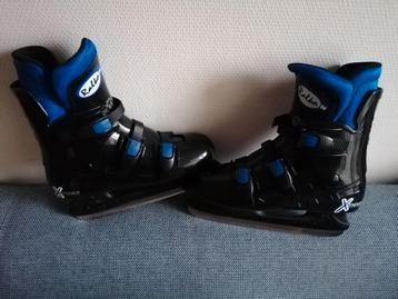 Schaatsen Ijshockeyschaatsen Hockeyschaatsen Softboot Mt 42 beschikbaar voor biedingen