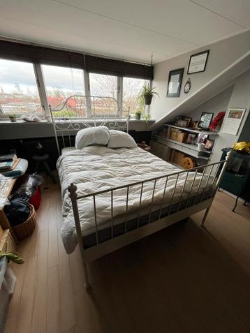 IKEA bedframe 140x200 met lattenbodem - afbeelding 2