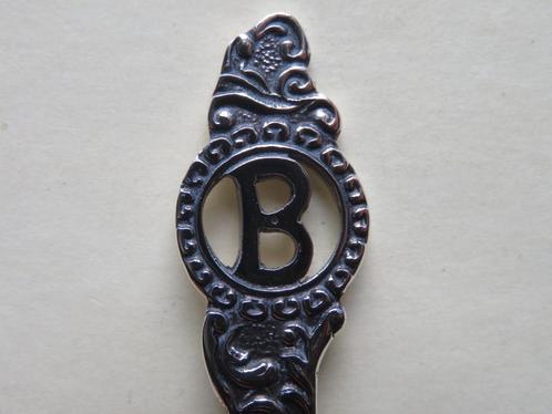 Verzilverd lepeltje letter B opengewerkt / ajour, Antiek en Kunst, Antiek | Bestek, Verzenden