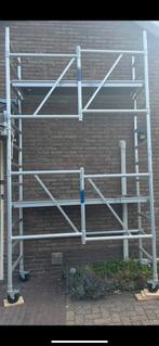 Te huur : kamersteiger, Doe-het-zelf en Verbouw, Steigers, Ophalen, Zo goed als nieuw, Rolsteiger of Kamersteiger
