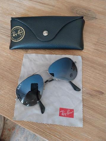 Ray ban aviator polarized beschikbaar voor biedingen