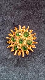 Vintage Goudkleurige zonnen Broche met Groene Stenen, Overige materialen, Gebruikt, Minder dan 4 cm, Ophalen of Verzenden