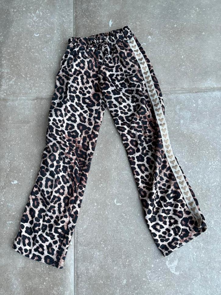 Luipaard broek maat 10, Kinderen en Baby's, Kinderkleding | Maat 140, Zo goed als nieuw, Meisje, Broek, Ophalen of Verzenden
