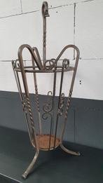 Brocante paraplubak van gietijzer. 70 cm hoog. S23, Tweedehands verkoop, Tweedehands verkoop, Gebruikt, Ophalen of Verzenden
