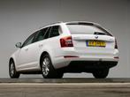 Skoda Octavia Combi 1.0 TSI Greentech Ambition Business Spor, Auto's, Gebruikt, Euro 6, 116 pk, Wit