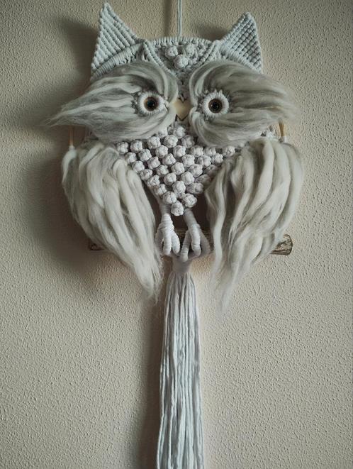 Handgemaakte witte macramé uil. Sisters Forever., Huis en Inrichting, Woonaccessoires | Wanddecoraties, Nieuw, Ophalen of Verzenden