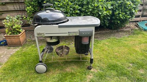 Weber performer, Tuin en Terras, Houtskoolbarbecues, Gebruikt, Met accessoires, Ophalen
