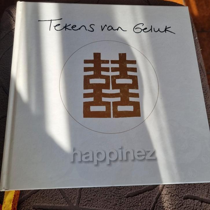 Tekens van Geluk - Inspirerend boek over geluk vinden, Boeken, Esoterie en Spiritualiteit, Zo goed als nieuw, Achtergrond en Informatie