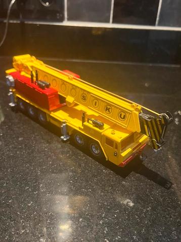 Siku 4010 Hydraulische kraanwagen beschikbaar voor biedingen