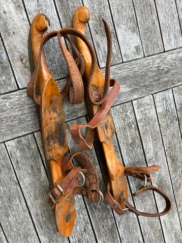 Vintage Houten Schaatsen met Leren Riemen beschikbaar voor biedingen
