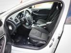 Volvo V40 1.6 T2 Kinetic | Clima | Trekhaak | Lichtmetaal |, Auto's, Volvo, Voorwielaandrijving, Stof, Gebruikt, 4 cilinders