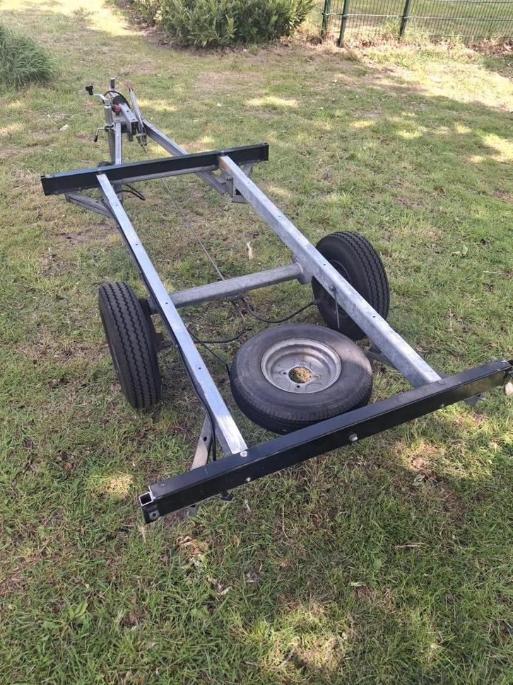 Zeer net geremd aanhanger onderstel!, Auto diversen, Aanhangers en Bagagewagens, Zo goed als nieuw, Ophalen