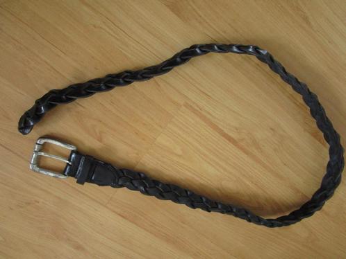 Zwart gevlochten riem met zilverkleurige gesp maat L, Kleding | Dames, Riemen en Ceinturen, Gedragen, Tailleriem, 100 cm of meer