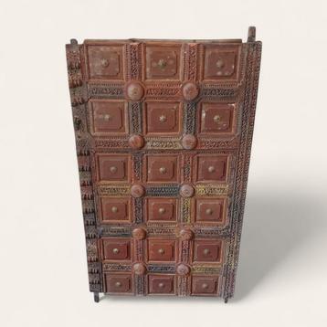 Antiek Houten Paneel met Snijwerk beschikbaar voor biedingen