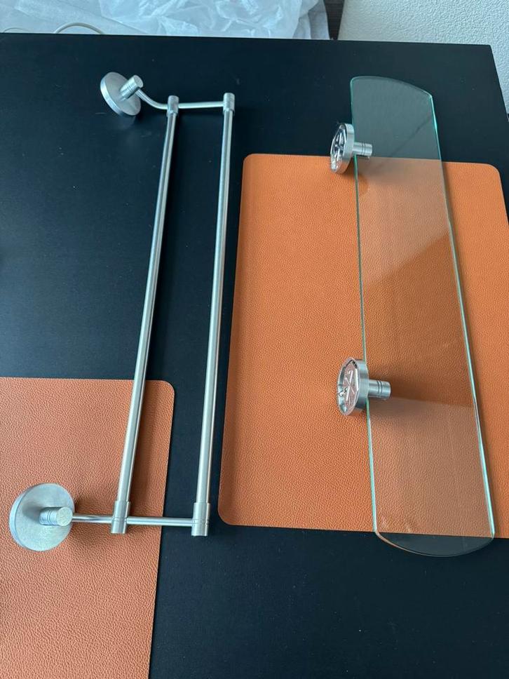 Te koop badkamer accessiores van Smedbo, Huis en Inrichting, Badkamer | Badtextiel en Accessoires, Zo goed als nieuw, Ophalen of Verzenden