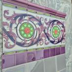 Bijzondere lambrisering art nouveau tegels paars 882x127cm, Ophalen, Zo goed als nieuw, Keramiek, Wandtegels