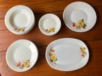 Vintage JAJ  “Autumn Glory”  Pyrex Servies - Jaren 60/70, Huis en Inrichting, Ophalen of Verzenden, Overige stijlen, Compleet servies