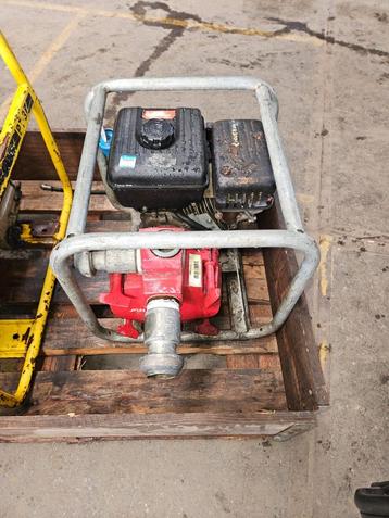 2 duimse vuilwaterpomp en storts 81 aansluiting beschikbaar voor biedingen