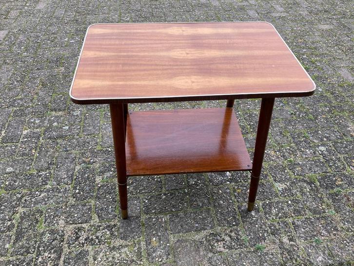 Vintage Tafeltje, Huis en Inrichting, Tafels | Bijzettafels, Zo goed als nieuw, Rechthoekig, 60 cm of meer, 55 tot 75 cm, Hout