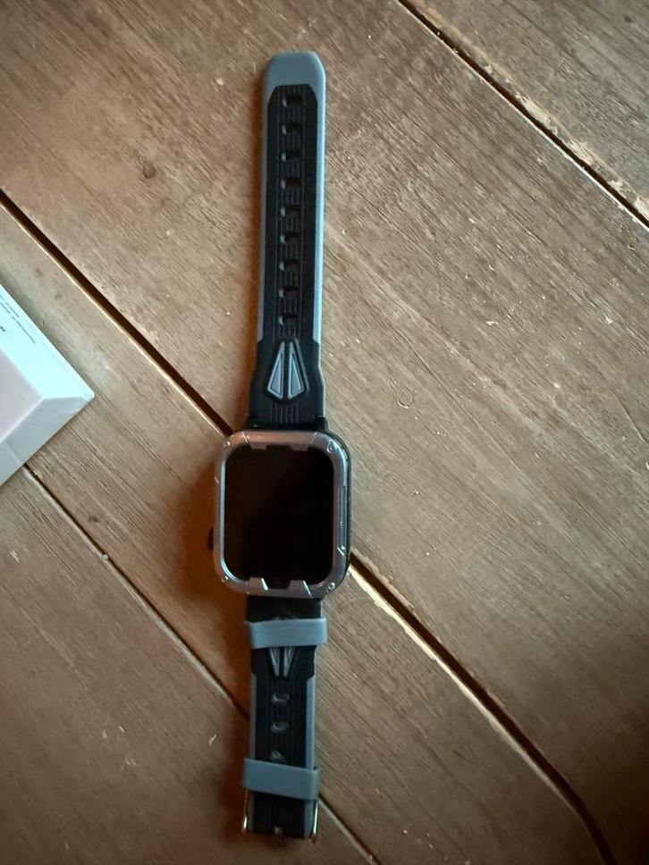 Nieuw! Qlokkie Kinder Smartwatch - GPS Tracker, Sieraden, Tassen en Uiterlijk, Smartwatches, Nieuw, Android, Zwart, Afstand, Waterdicht