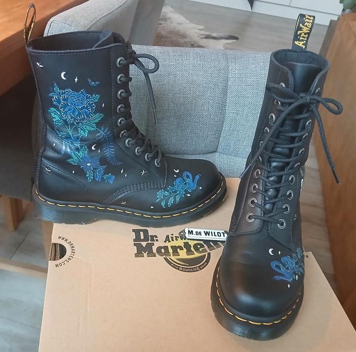 Dr. Martens 40 - 1490 mystic garden floral - zwart 10 gaats, Kleding | Dames, Schoenen, Zo goed als nieuw, Lage of Enkellaarzen