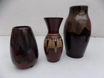 Vaas bruinkleurig met mooi decor aardewerk vintage retro   beschikbaar voor biedingen