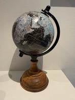 Vintage Wereldbol met Houten Voet, Ophalen of Verzenden, Zo goed als nieuw
