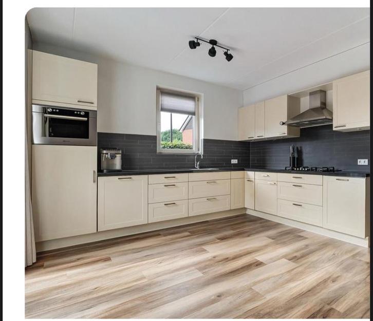 Complete keuken met inbouwapparatuur, Huis en Inrichting, Keuken | Complete keukens, Gebruikt, Hoekkeuken, Ophalen