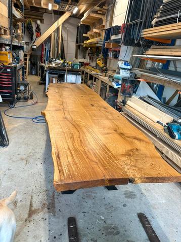 Unieke Eikenhouten Tafel - Boomstam Tafelblad beschikbaar voor biedingen