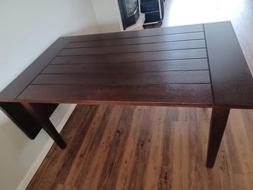 Mooie houten eettafel, uitschuifbaar ! beschikbaar voor biedingen