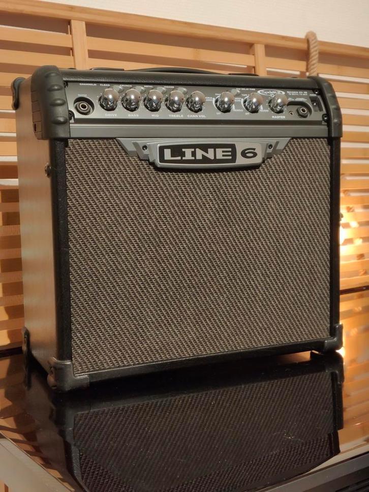Line 6 Spider III 15 Watt - Combo Gitaar Versterker beginner, Muziek en Instrumenten, Versterkers | Bas en Gitaar, Gebruikt, Minder dan 50 watt