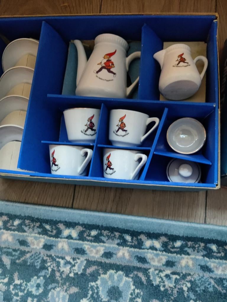 Compleet serviesje van van melle piggelmee, Verzenden