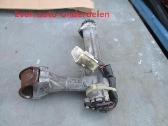 Sleutelslot behuizing toyota Celica T 18, Auto-onderdelen, Carrosserie en Plaatwerk, Toyota, Gebruikt, Ophalen of Verzenden