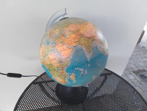 Wereldbol met verlichting, Huis en Inrichting, Woonaccessoires | Wereldbollen, Zo goed als nieuw, Verlicht, Ophalen of Verzenden