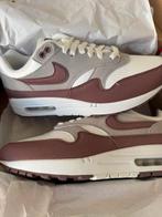 Nike Air Max 1 - Summit White/ Smokey Mauve mt 42,5 - nieuw, Kleding | Dames, Ophalen, Wit, Nike, Nieuw
